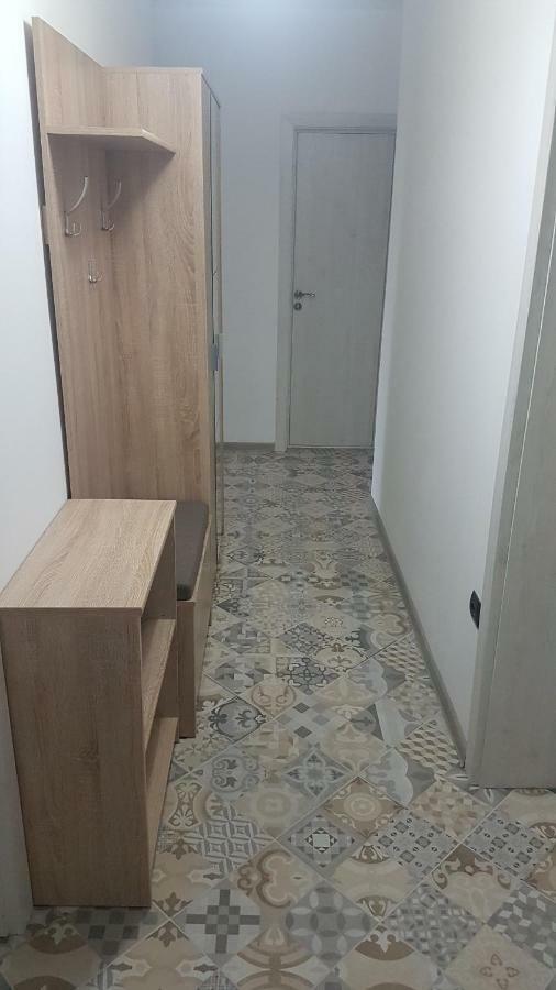 Roza Apartment Warna Exterior foto