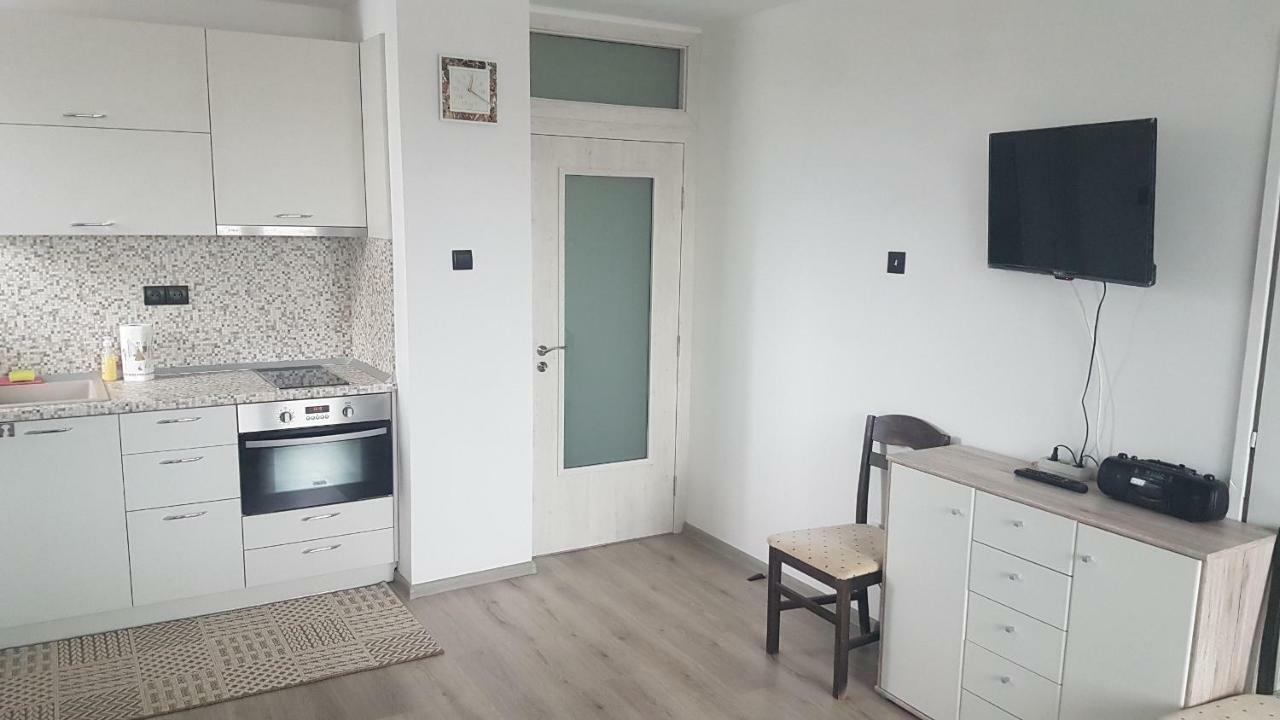 Roza Apartment Warna Exterior foto